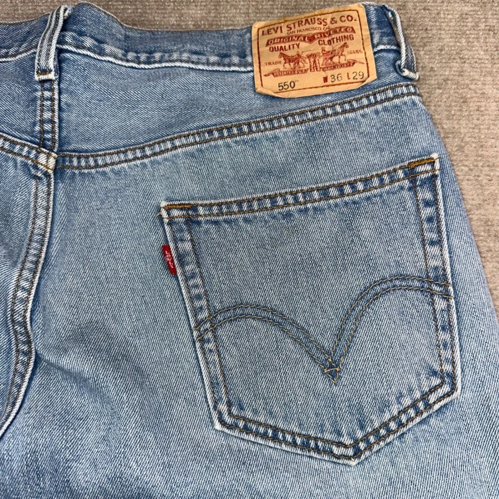 Levis 550 Relaxed Fit Jeans Mens 36x29 Light Wash Denim Blue 100% Cotton 6620